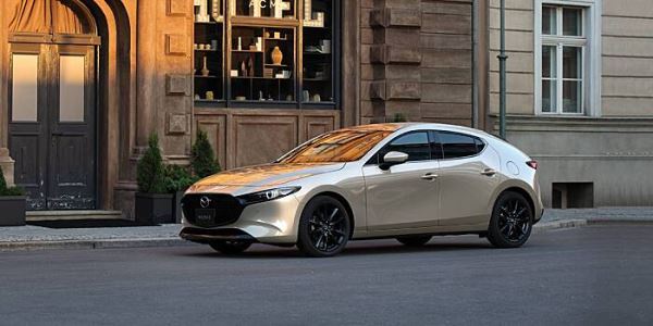 В Москве доступен к покупке новый седан Mazda 3