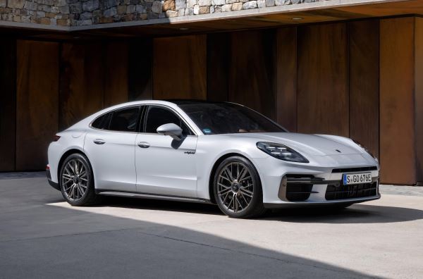 Представлен самый мощный Porsche Panamera