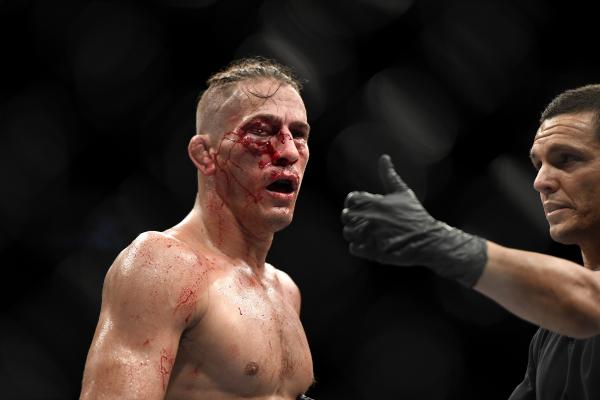 Самые жуткие бои в истории UFC: потеря 20% крови, «вкус жидкого металла» и порванная губа