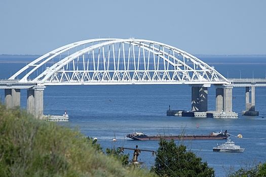 В пробке перед Крымским мостом скопилось 700 автомобилей